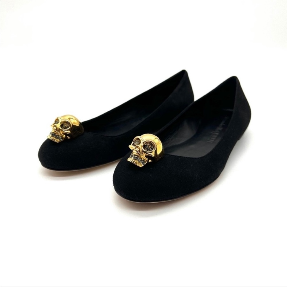 Alexander McQueen suede Skull Detailed Slip-on Ballet Flats colour black worn
